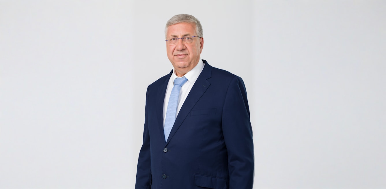יעקב ברדוגו / צילום: תומר שלום-סטודיו תומאס, ויקיפדיה