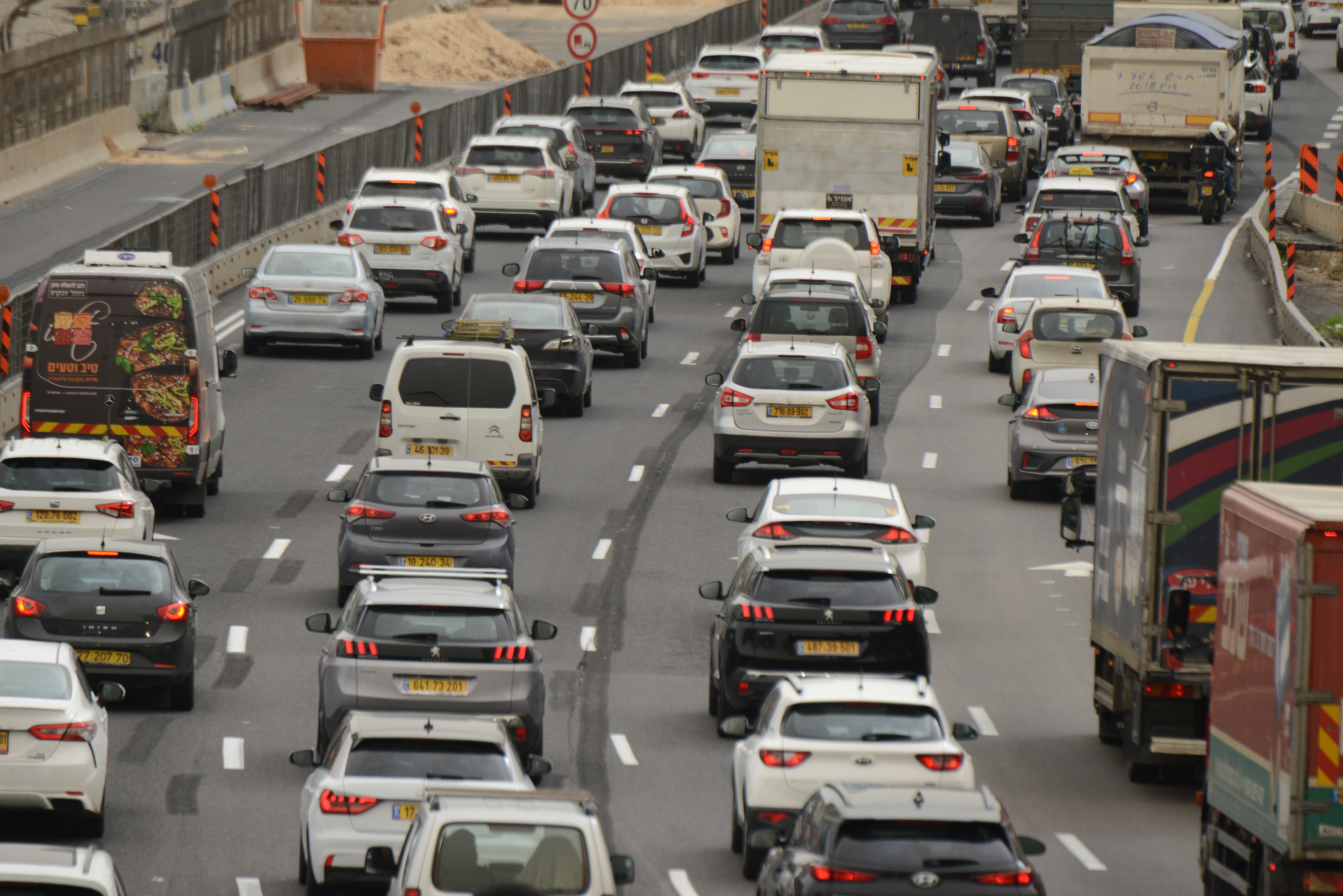 פקקים באיילון / צילום: איל יצהר