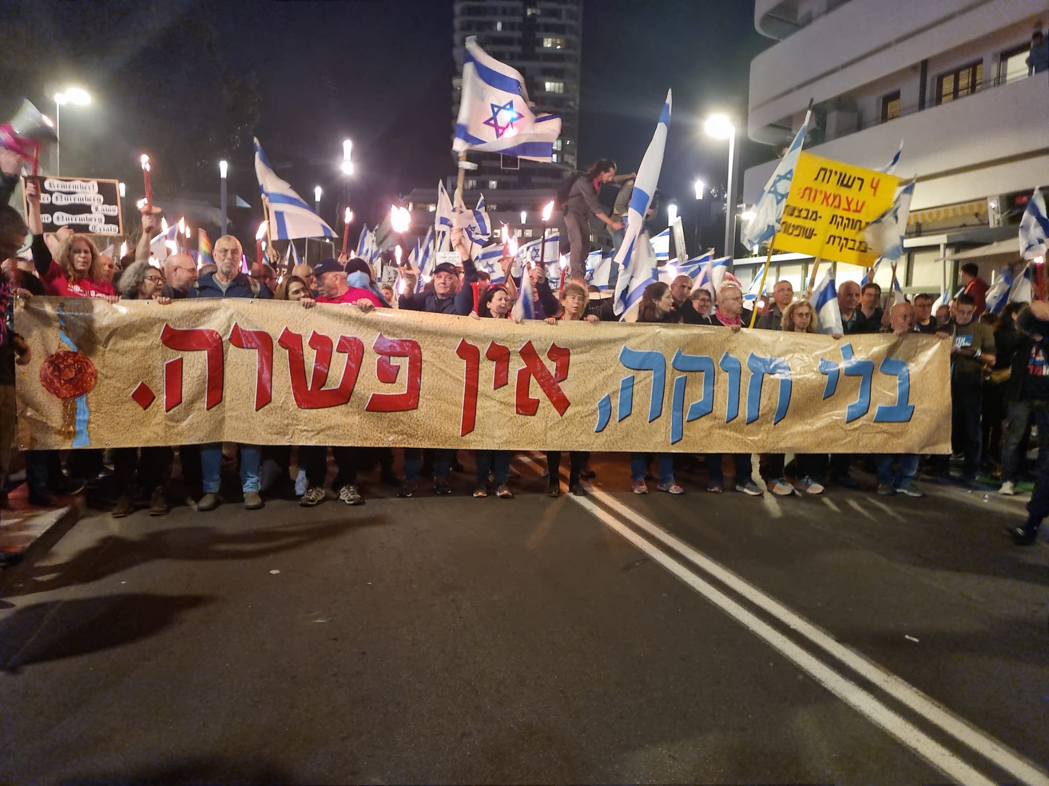 כיכר דיזיגוף, הערב / צילום: גלובס כיכר דיזיגוף, הערב / צילום: גלובס