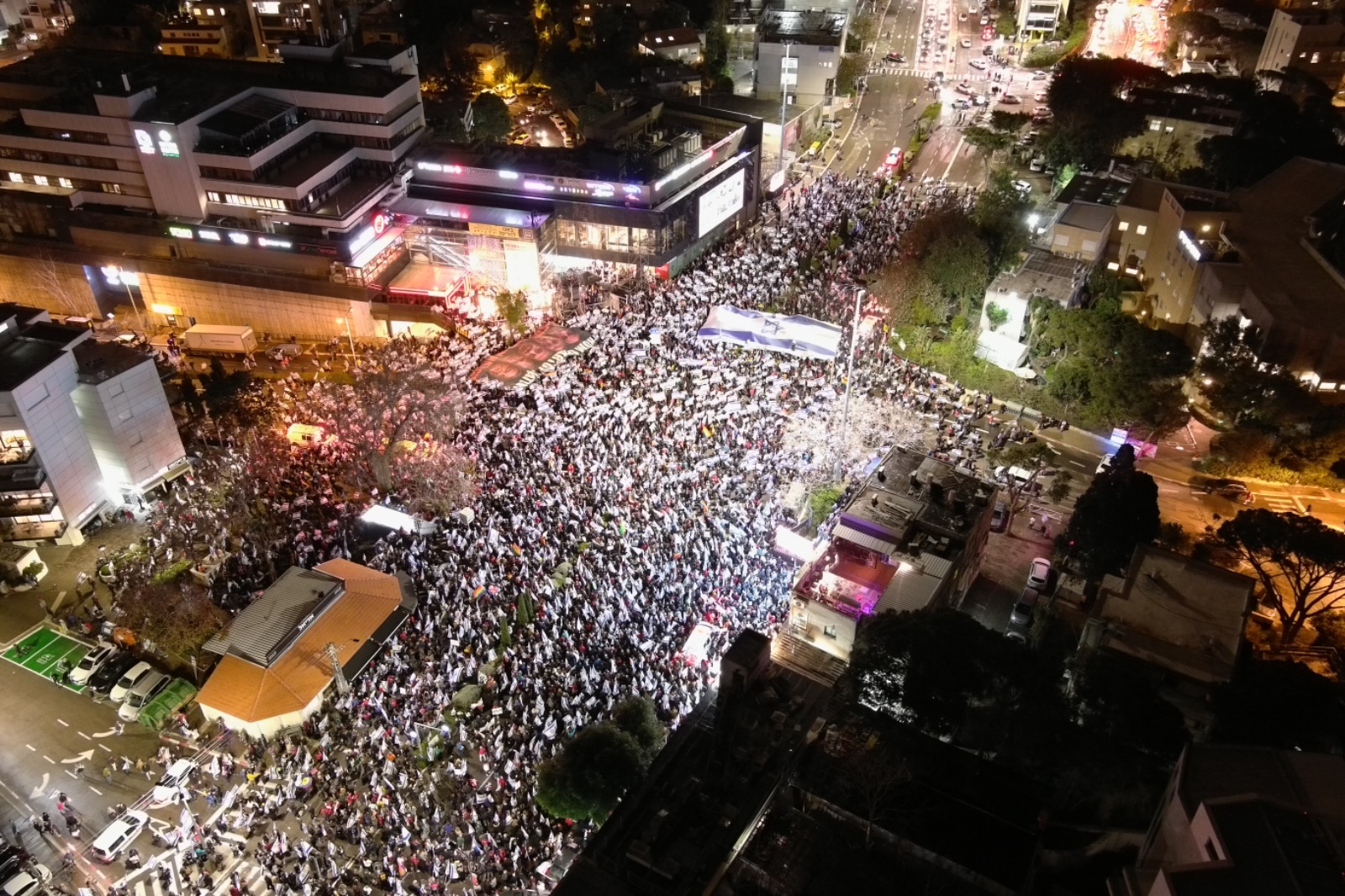 חיפה, הערב / צילום: דרור גלבוע חיפה, הערב / צילום: דרור גלבוע