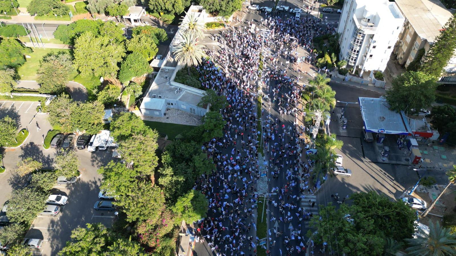 הפגנה מצומת פארק המדע וצומת מכון ויצמן ברחובות / צילום: רובי יהב