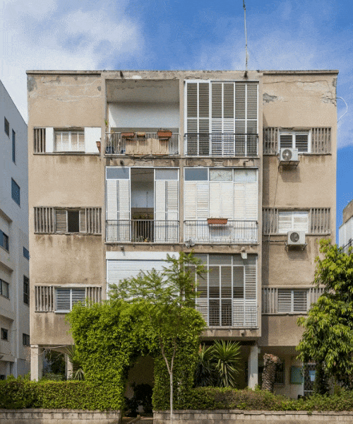 התחדשות עירונית ברחוב בלוך 35 תל אביב - לפני ואחרי / הדמיה: אגם שביט יזמות בנדל''ן צילום: פוטו אלכס התחדשות עירונית ברחוב בלוך 35 תל אביב - לפני ואחרי / הדמיה: אגם שביט יזמות בנדל''ן צילום: פוטו אלכס