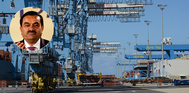 נמל חיפה. בעיגול: גאוטם אדאני / צילום: איל יצהר, אמיר כהן (רויטרס)