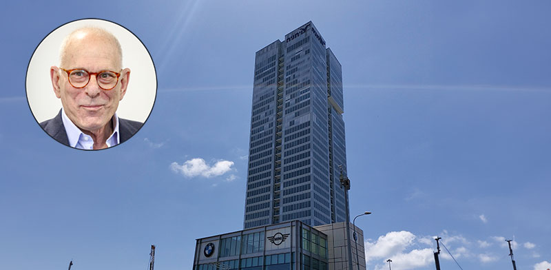 בניין ויתניה. בעיגול: רמי אונגר / צילומים: איל יצהר, שלומי יוסף