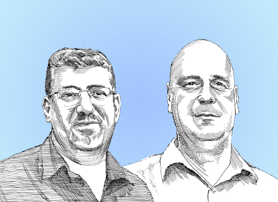 המנכ''ל מיכאל גרוסמן (מימין) וסמנכ''ל הטכנולוגיות בוריס קיפניס. ''יש ויכוחים, אבל כל אחד מבין מה התפקיד שלו'' / איור: גיל ג'יבלי