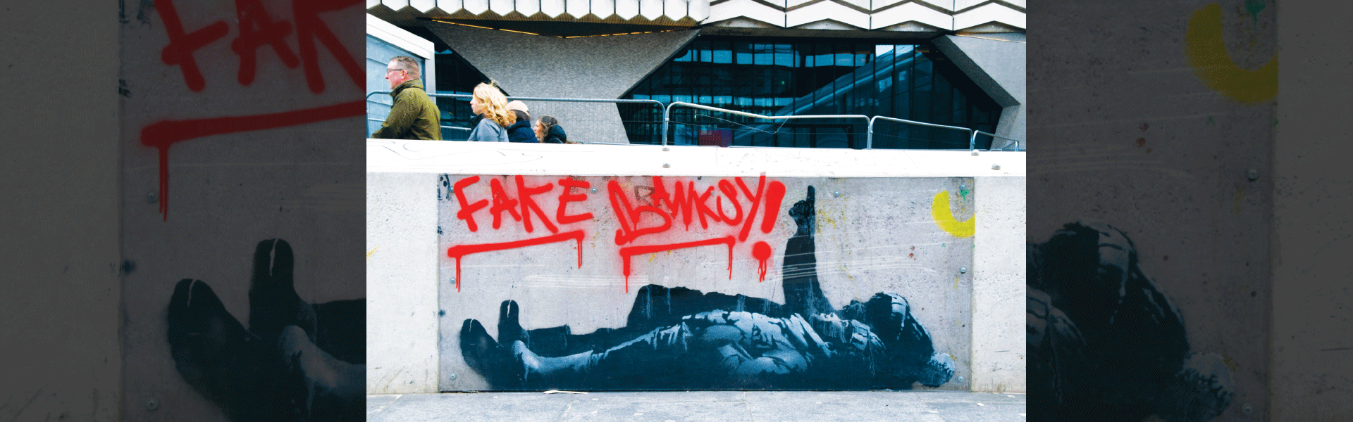 יצירת אמנות שיוחסה לבנקסי והושחתה בטענה כי מדובר בזיוף. מרדף אובססיבי / צילום: Reuters, Vuk Valcic