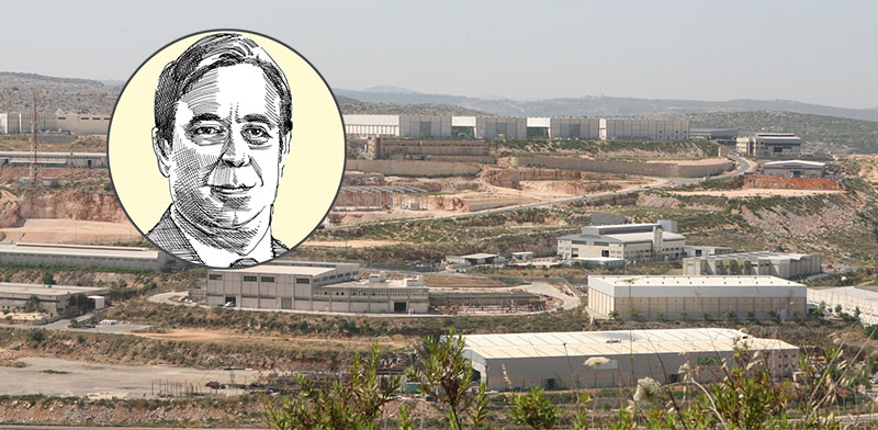 אזור תעשיה ברקן. בעיגול: מוסטפא דניזר / צילום: עינת לברון, איור: גיל ג'יבלי