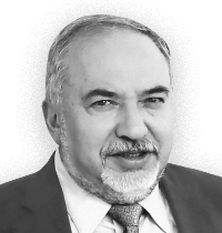 חבר הכנסת אביגדור ליברמן. אופירה, אוחנה, סרי, קשת 12, 09.10.26 / צילום: יוסי זמיר