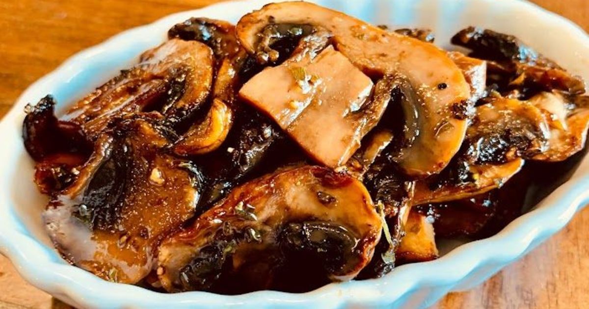 Balsamic Roasted Mushrooms | Simply Flavorful