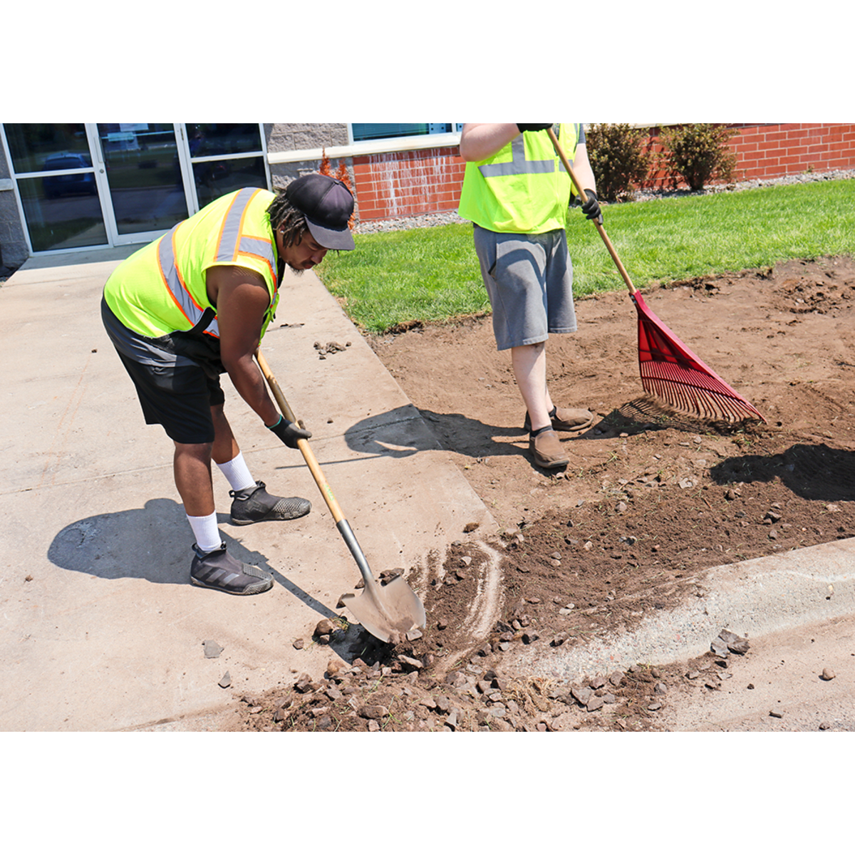 FrogWear® HV High-Visibility Lightweight Mesh Polyester Safety Vest - GLO-001