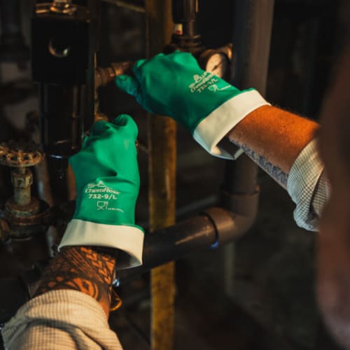Globus Group | Showa 732 Flock-Lined Chemical Gauntlets