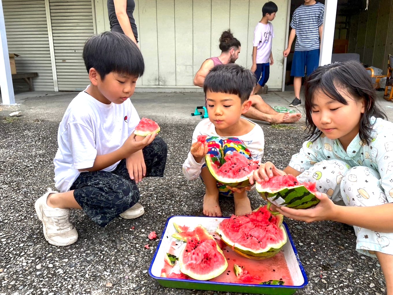 弓矢作り・竹パン作り・そば打ちなど日本の夏ならではの体験が盛りだくさんの長野英語キャンプ