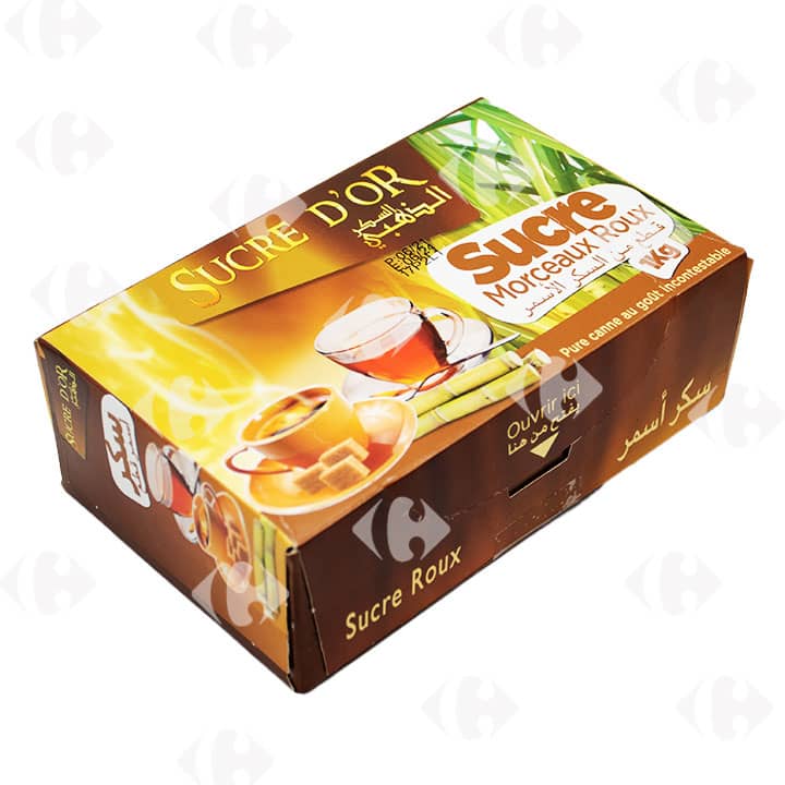 sucre roux en morceaux Stock Photo