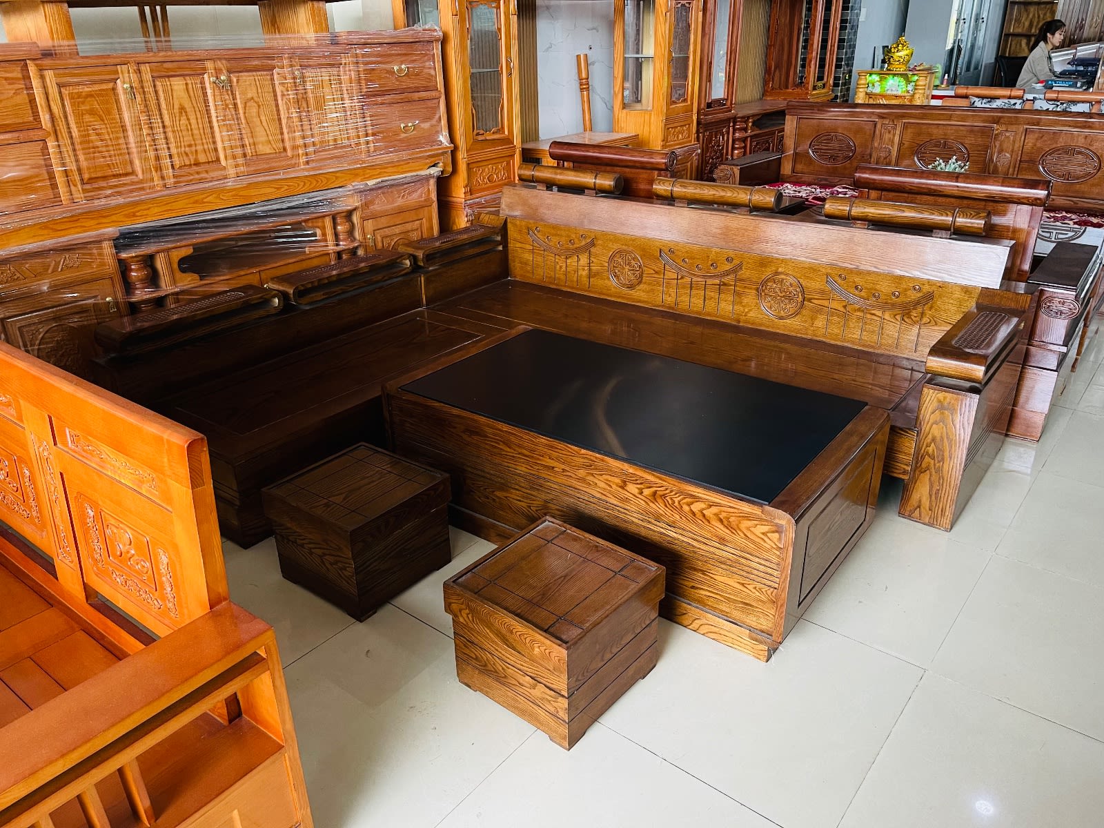 Salon Góc Xích gỗ sồi - Màu Nâu walnus