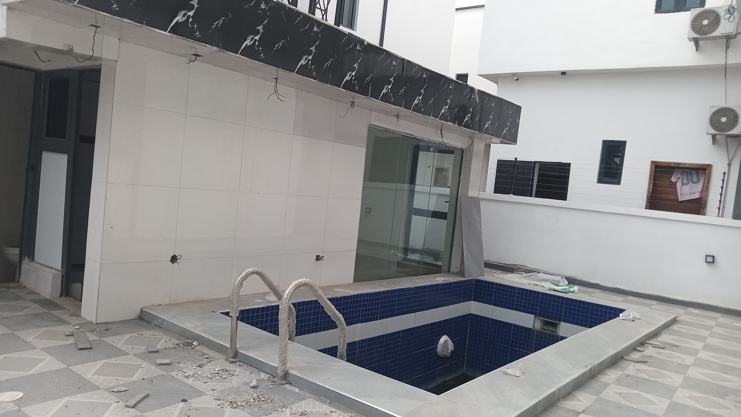 Luxury 5-Bedroom Fully Detached Duplex in Oakland Estate