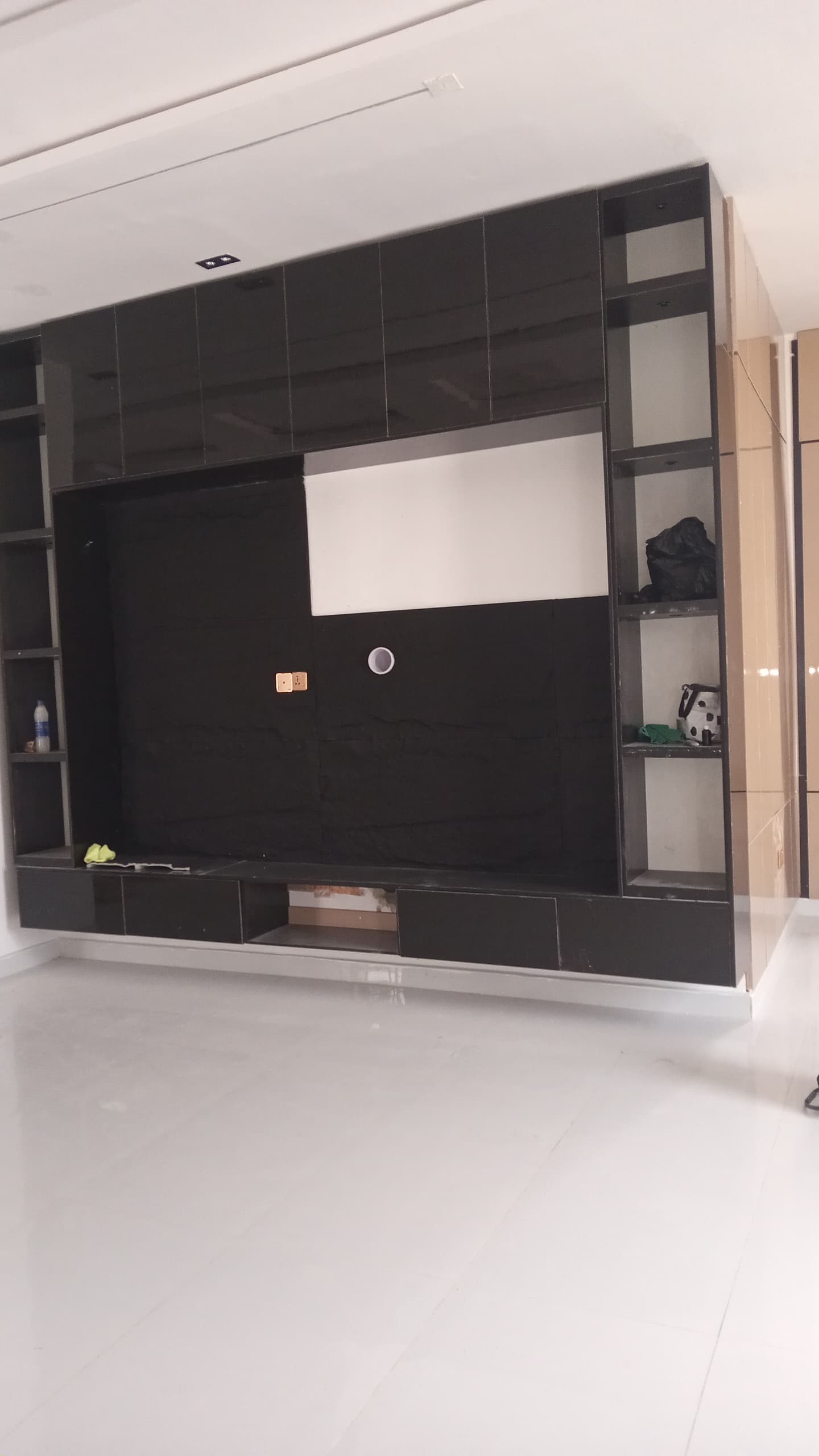 Luxury 5-Bedroom Fully Detached Duplex in Oakland Estate