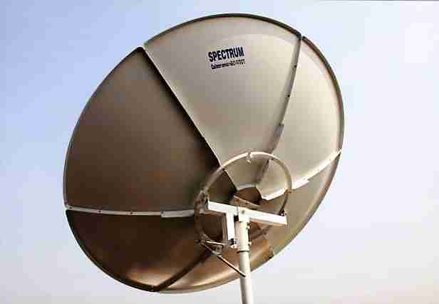 2,4 M (8 FT) Soliddish antenna (Polar Mount)