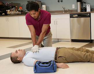 První pomoc - Situace vyžadující naléhavou lékařskou péči - Mezinárodní (First Aid - Medical Emergencies - International Czech)