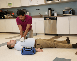 応急手当 - 医療緊急事態 - インターナショナル (First Aid - Medical Emergencies - International Japanese)