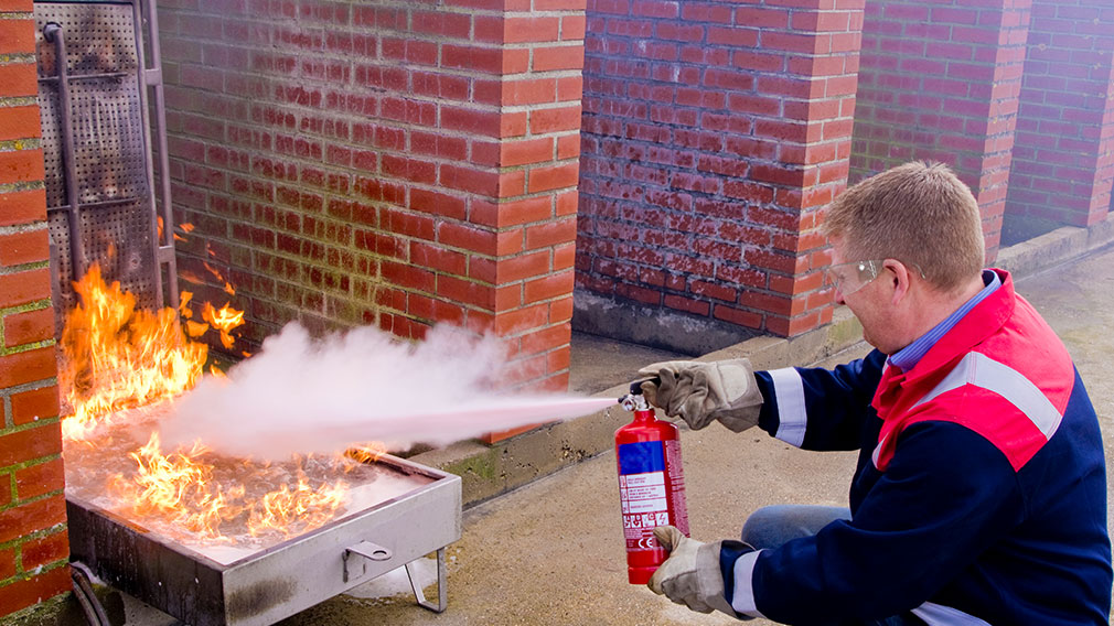 Fire Extinguisher Safety for Construction Part 2 Using Extinguishers