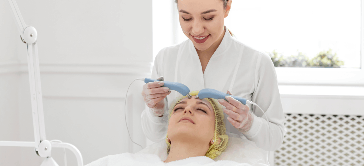 Hydrafacial skin cleansing