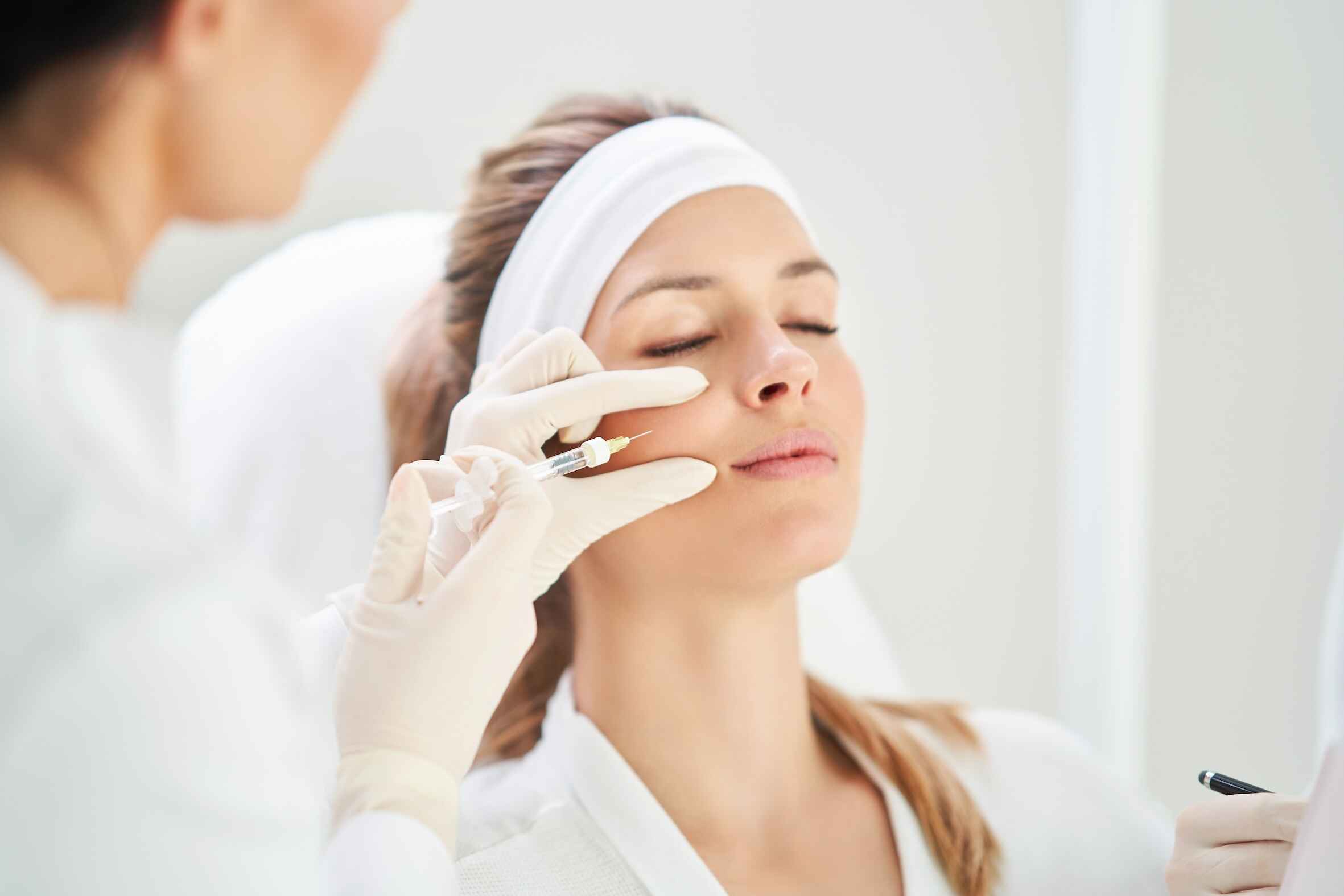 Teosyal Filler Session – Natural Fullness & Perfect Contour