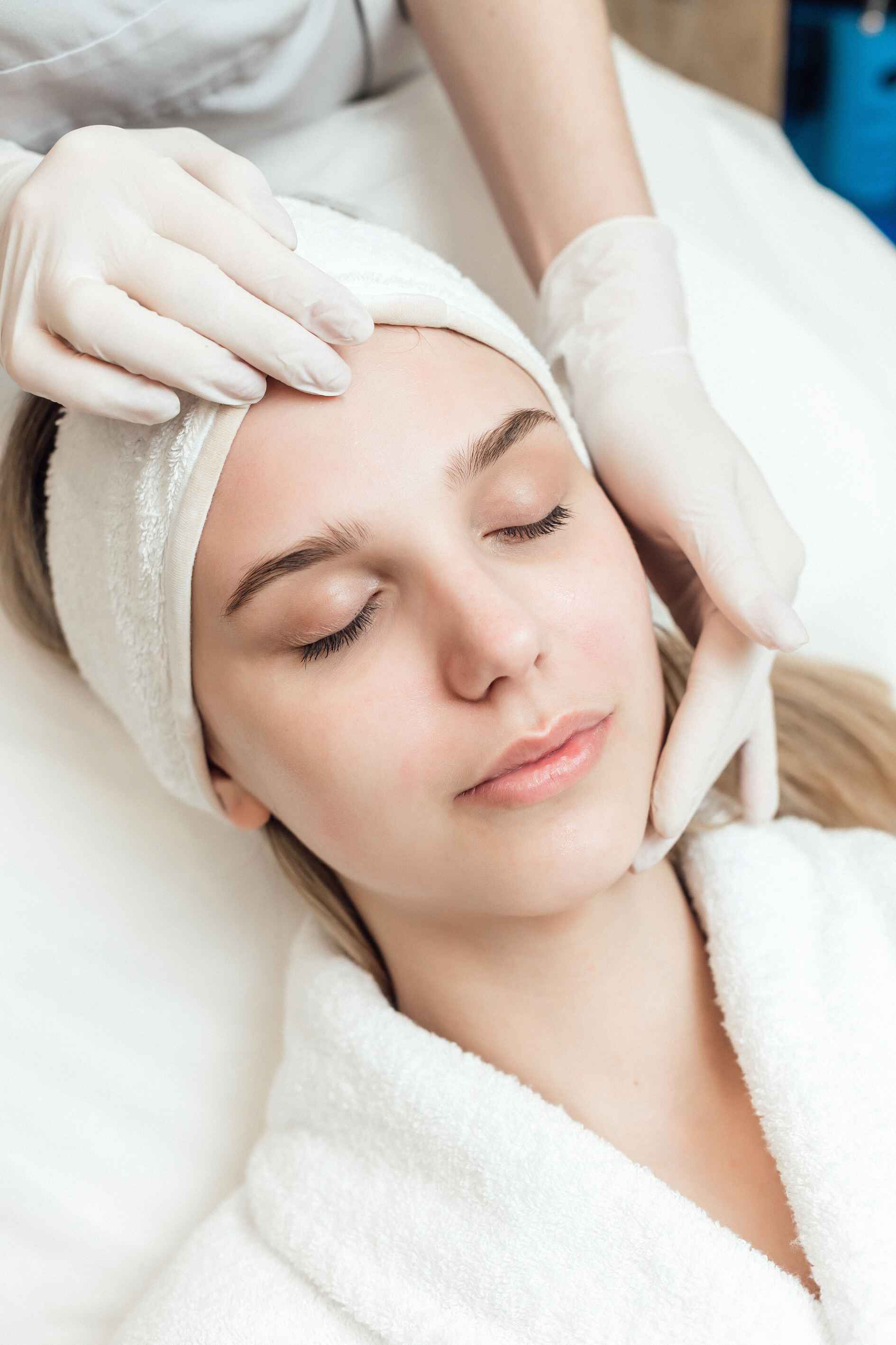 Steam Facial Cleansing Session – Deep Purification & Lasting Glow