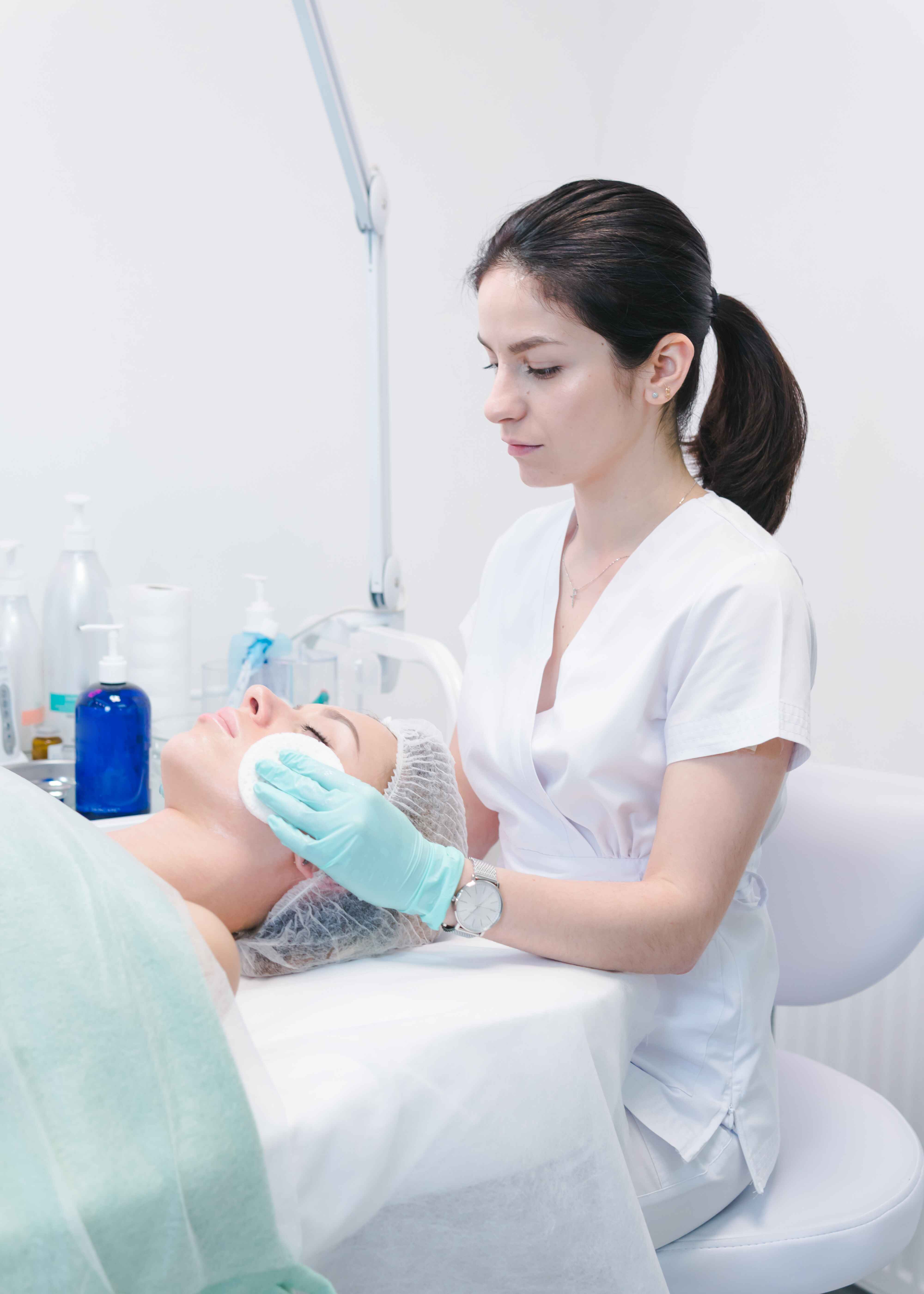Deep Hydrapurity Facial – Advanced Skin Cleansing & Renewal