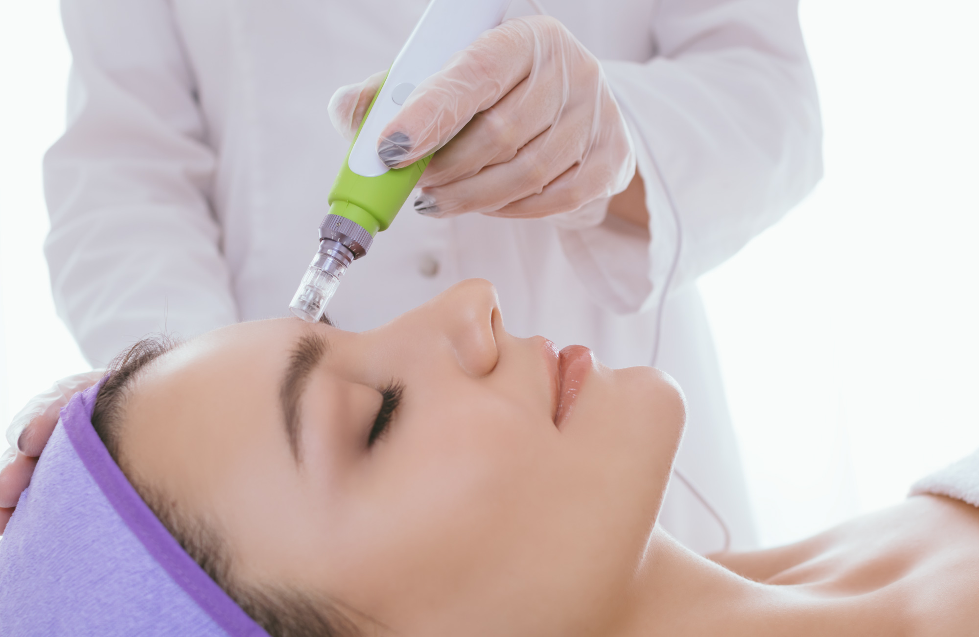 إبرة PDRN مع ديرما بن