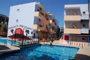 Happy Days Studios & Apartments,