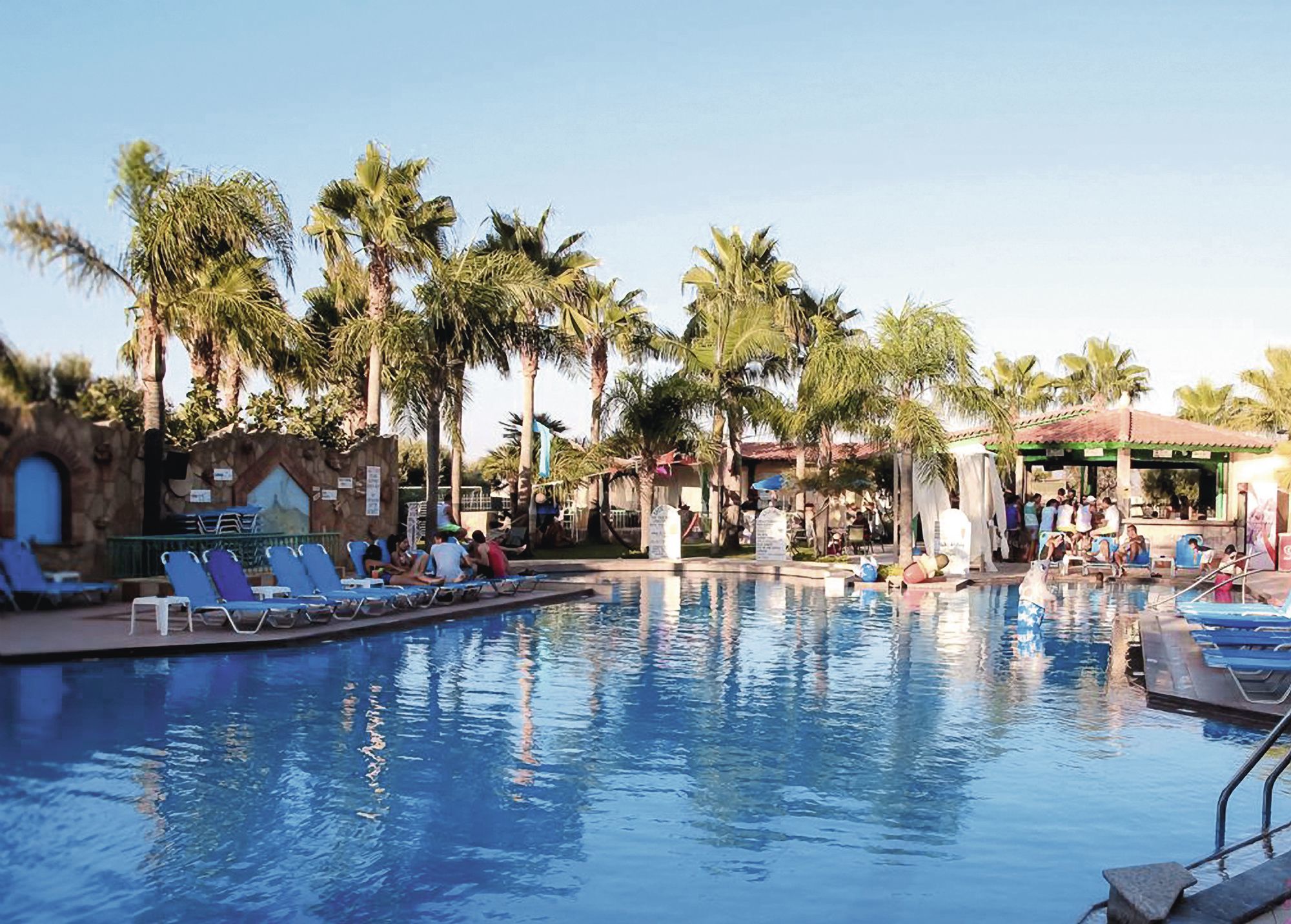 Oasis Pool,