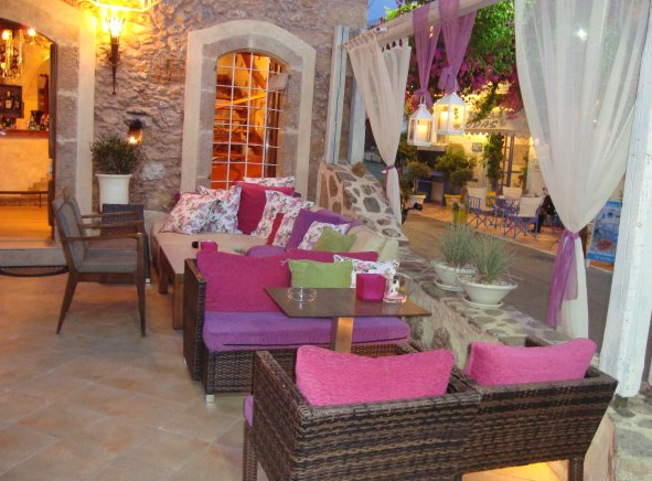 Allou Bar,