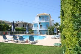 Villa Ria Apartments & Studios
