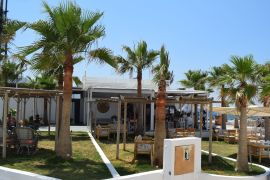 Thalassa Beach Bar / Restaurant