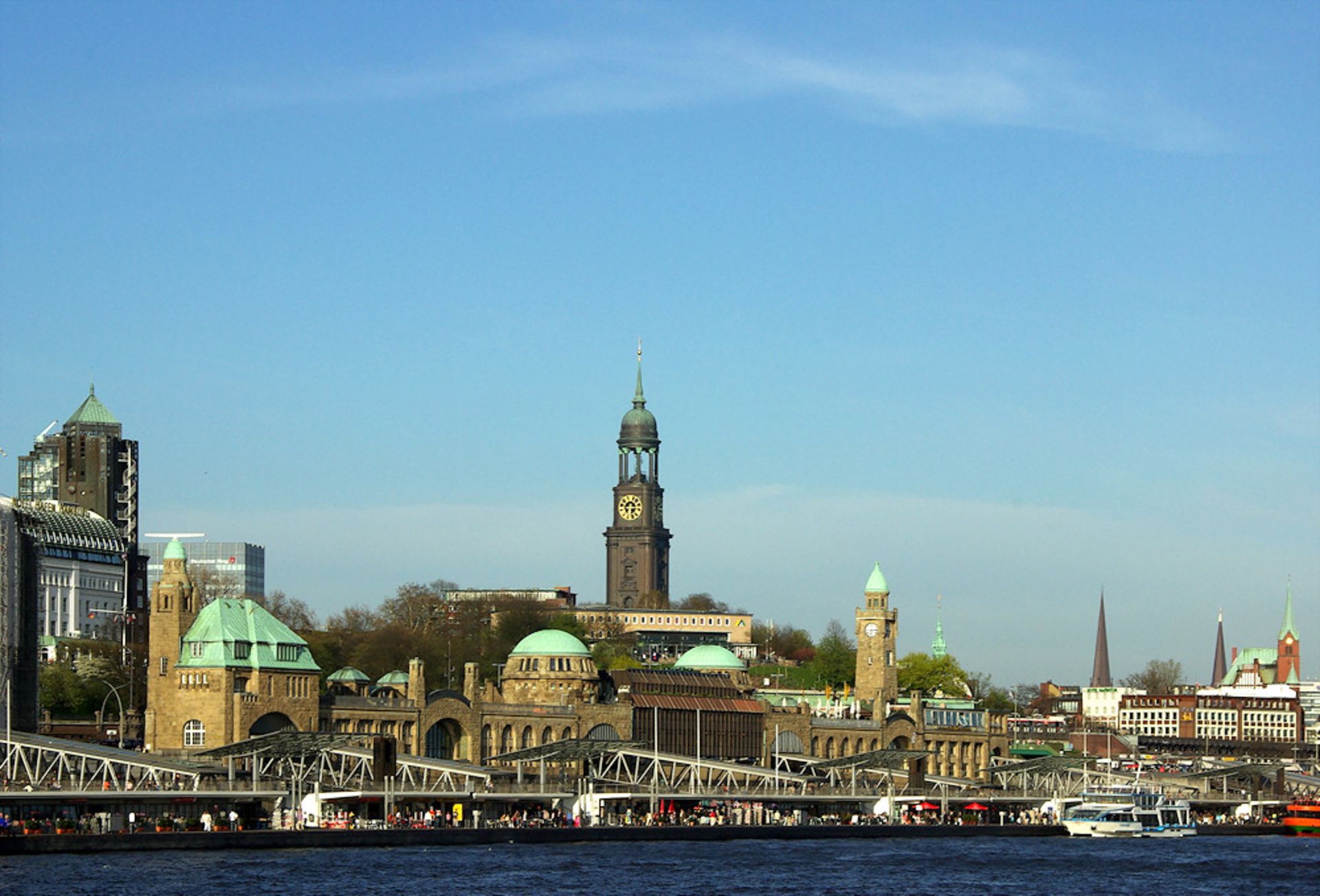 Beliebt: Kreuzfahrten ab/bis Hamburg