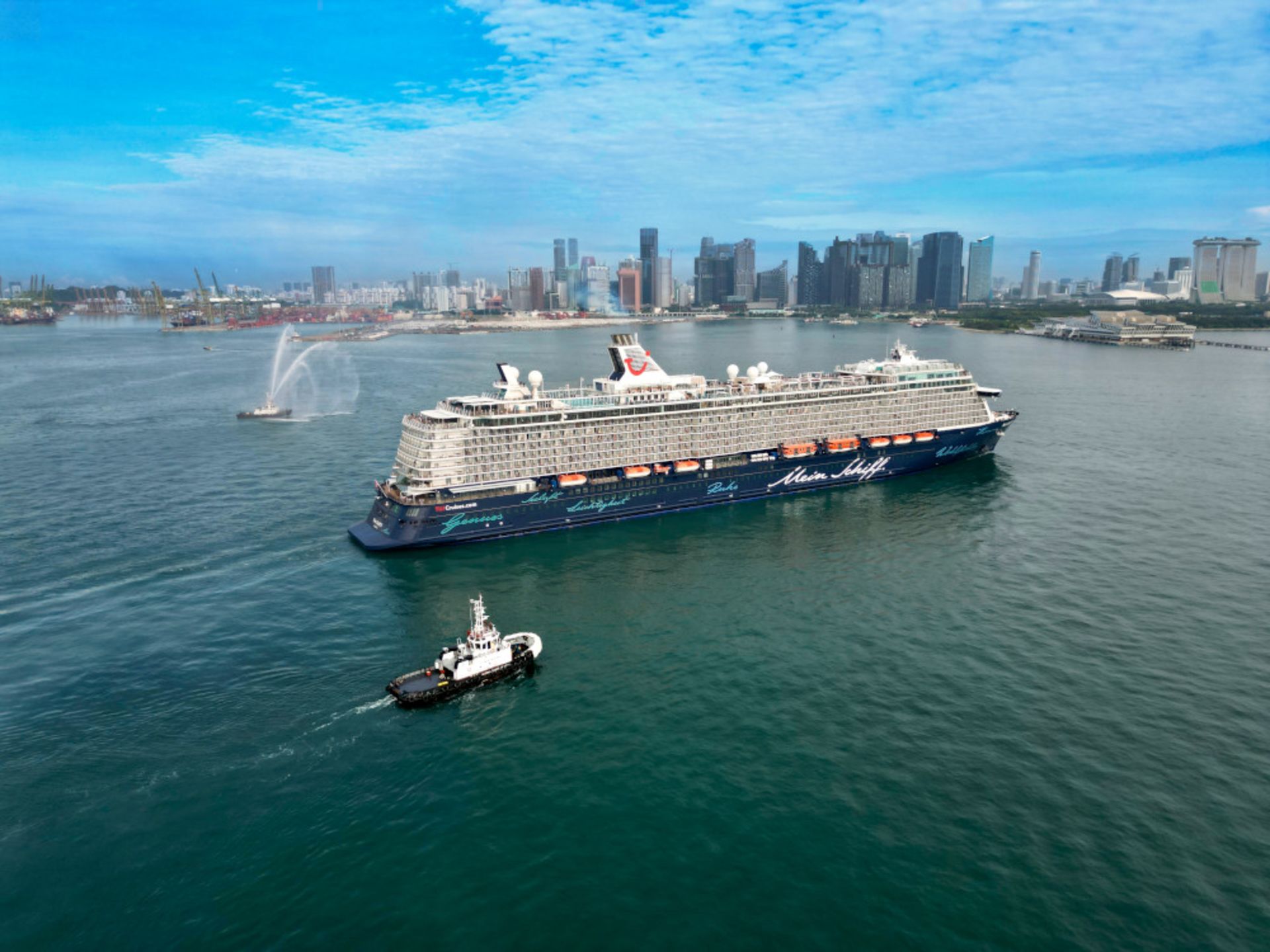 Mein Schiff 5 nimmt Kurs auf Asien