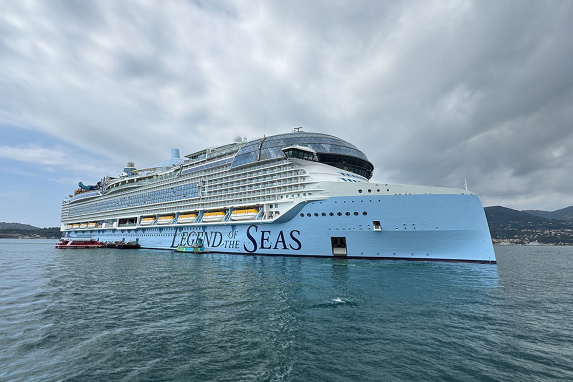 Legend_of_the_Seas_Schiff
