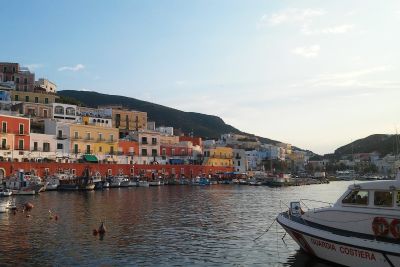 Griechische und italienische Inseln