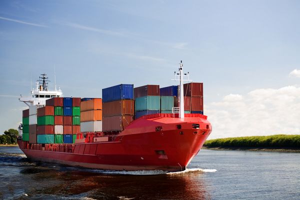 Frachtschiffreisen werden u, a. auf Containerschiffen angeboten