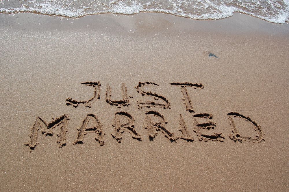 An Bord der Royal Caribbean Schiffe kann ab 2013 rechtsgültig geheiratet werden. Bei Royal Caribbean können Sie jetzt an Bord heiraten!