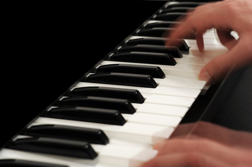 An Bord der Kreuzfahrtschiffe befindet sich oft auch eine Piano-Bar