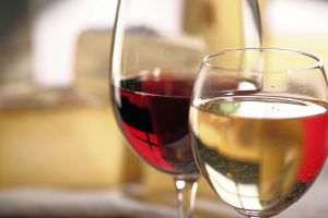 Käse und Wein Alkohol auf Kreuzfahrten