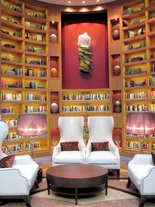 Die Bibliothek der Celebrity Silhouette