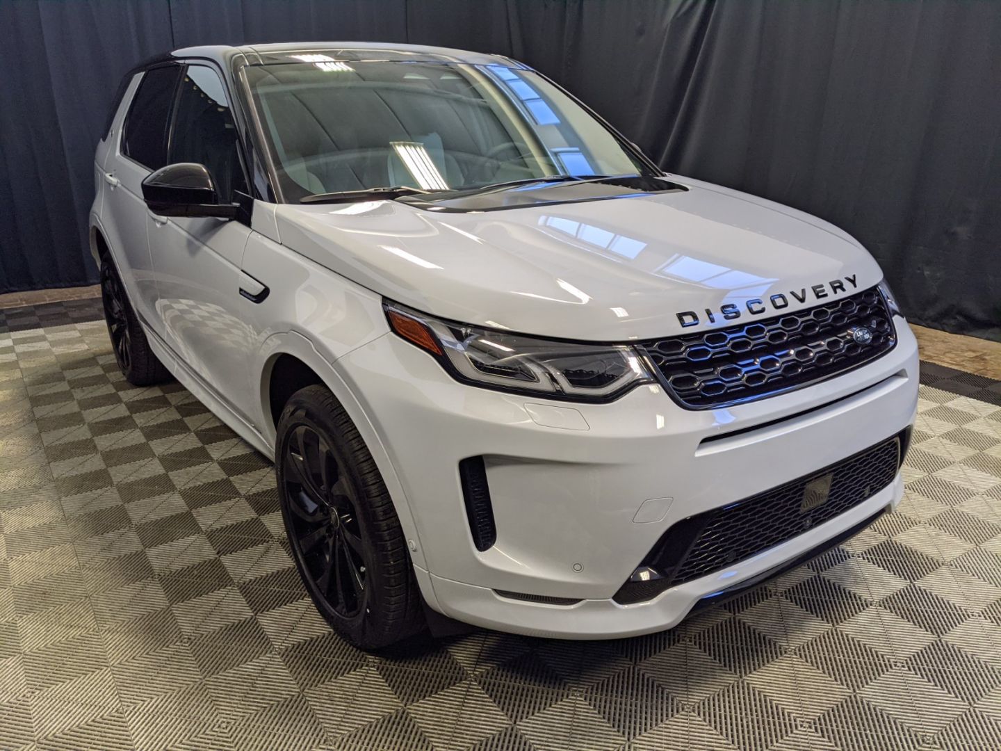 New 2021 Land Rover Discovery Sport RDynamic HSE L217027