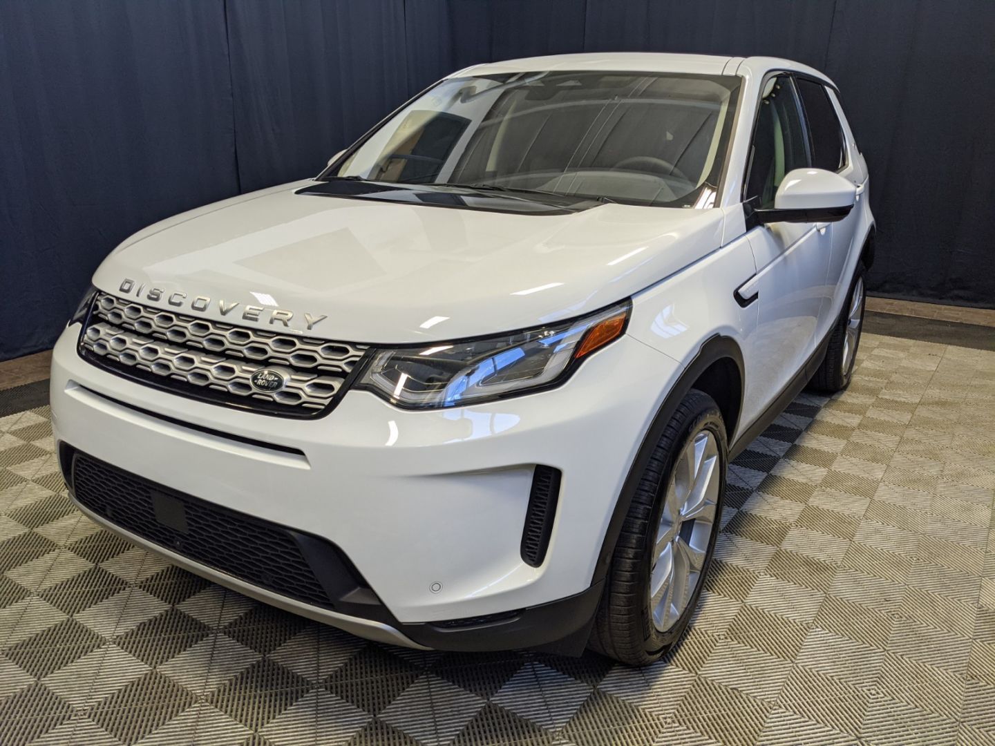 New 2021 Land Rover Discovery Sport SE L218961 Calgary