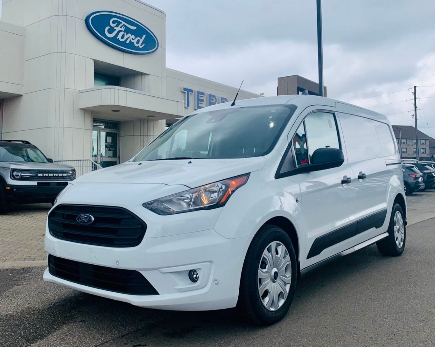 New 2022 Ford Transit Connect Van Xlt 22tr6999 Burlington Ontario Go Auto