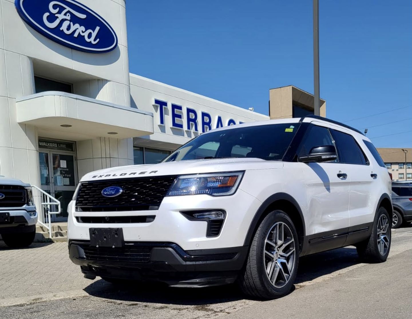 Used 18 Ford Explorer Sport Rcl6137 Burlington Ontario Go Auto