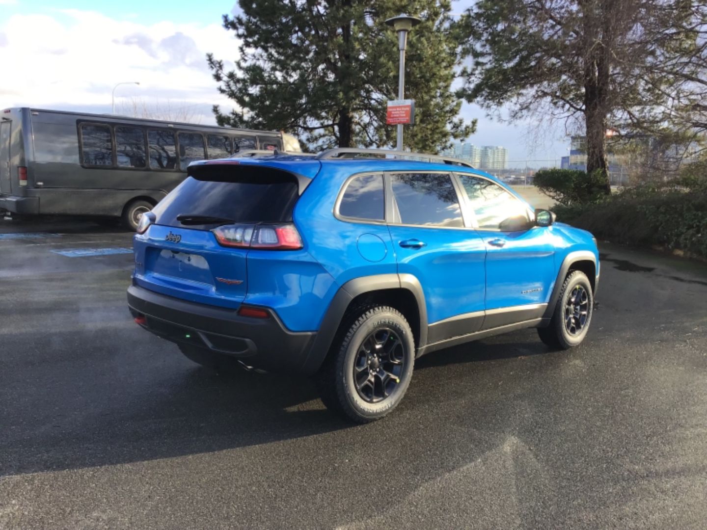 New 21 Jeep Cherokee Trailhawk Elite D Richmond British Columbia Go Auto