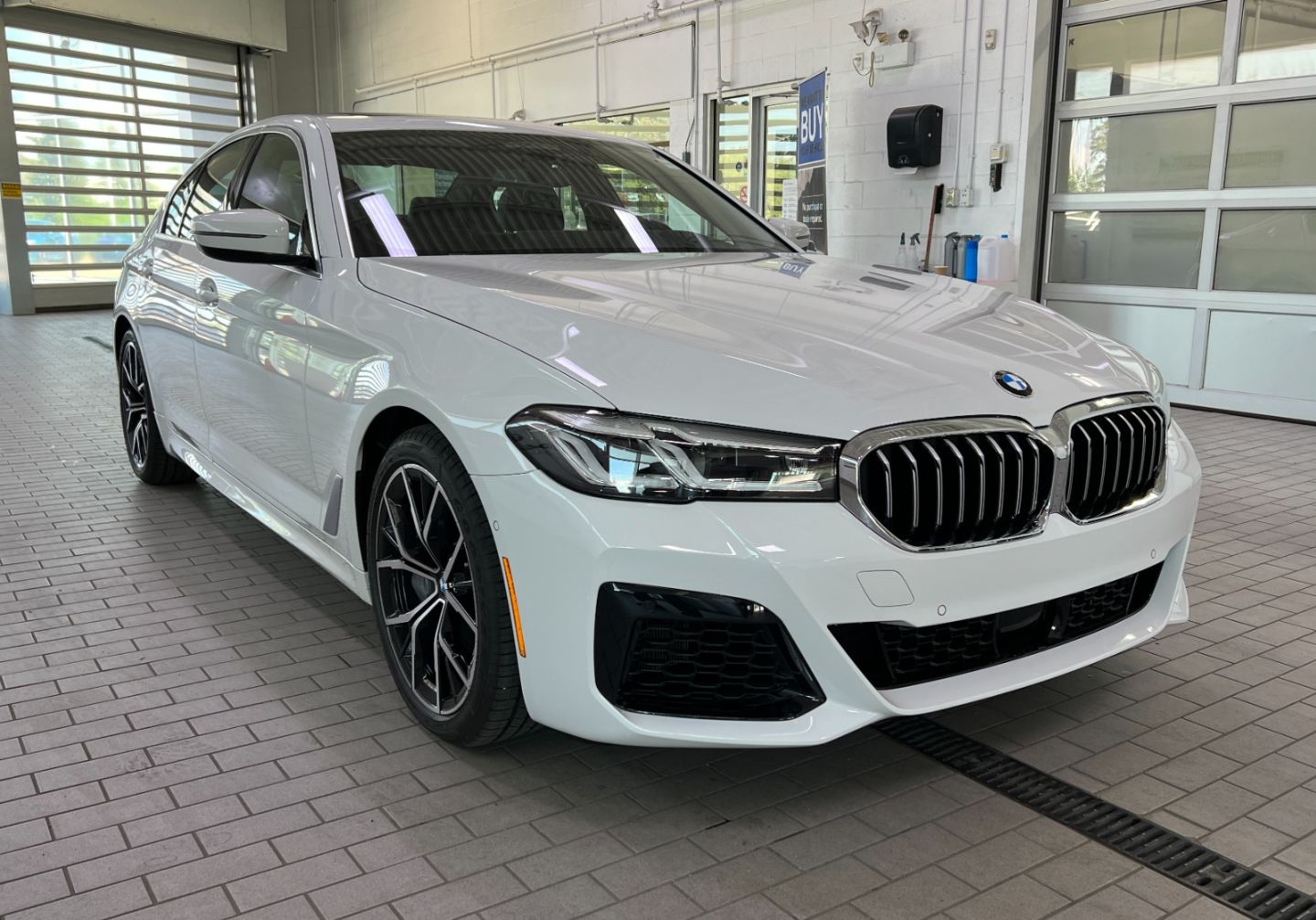 New 2022 BMW 5 Series 540i xDrive 225S6622 | Edmonton Alberta | Go Auto