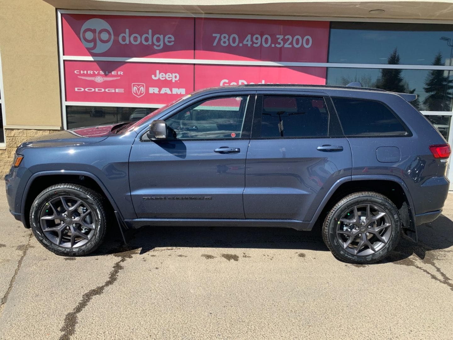 New 21 Jeep Grand Cherokee 80th Anniversary Edition 21gh2407 Edmonton Alberta Go Auto